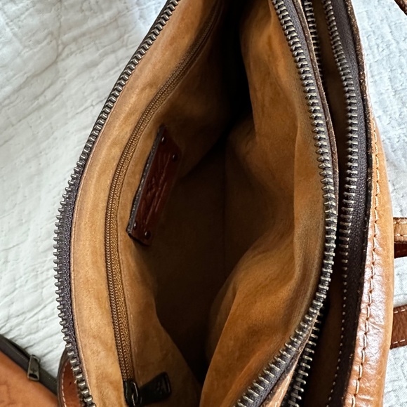 Patricia Nash Medium sized Saddle Bag with Matching Wallet - Picture 6 of 8